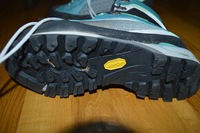 predam takmer nove turisticke topanky La Sportiva - 7