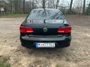 Volkswagen Passat B7 sedan - 7