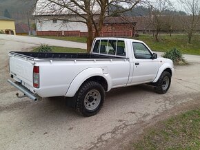 Nissan Navara 2,5 TDi 4x4 - 7