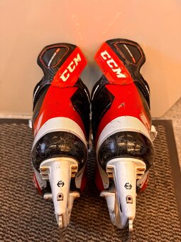 BRUSLE CCM JETSPEED FT 4 vel. 44,5/9 - 7