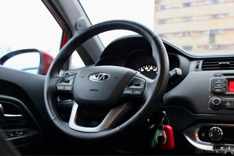 KIA Rio - 1.4 Benzín - automat - 44 tis km - 5 dv. - 7