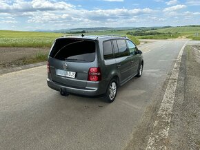 Volkswagen Touran 1.9 TDI DSG - 7