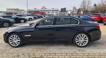 BMW Rad 7 730d - 7