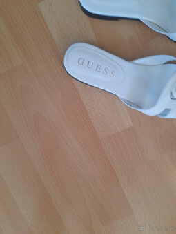 Dámske šlľapky GUESS 38 - 7