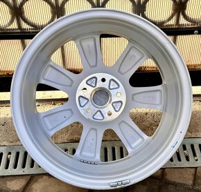 Suzuki 5x114,3 r18 - 7