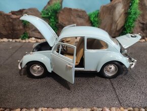 Prodám model 1:18 Volkswagen Beetle 1967 - 7