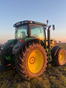 John Deere 6210R - 7