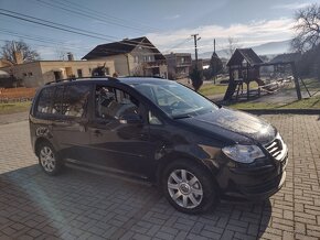 VW TOURAN 1.9 TDI NAJ.192000 KM ROK VÝROBY 2009 - 7