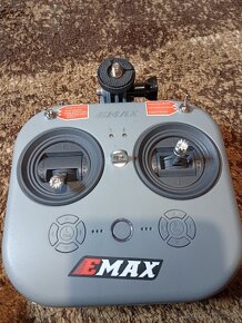 Dron Emax - 7