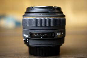 Sigma 30mm F1.4 EX DC HSM pre Canon EF - 7