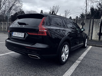 Volvo V60 CC CROSS COUNTRY PRO D4 AWD A/T 2.0l 140KW - 7