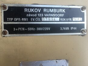 Neonové svietidlá a elektrický rozvádzač RM-1 380/220 V - 7