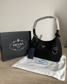 Prada Re-edition 2000 kabelka s krabicou - 7