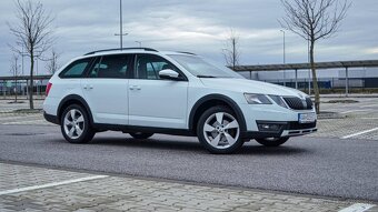 Škoda Octavia Combi 2.0 TDI Scout DSG 4x4 - 7