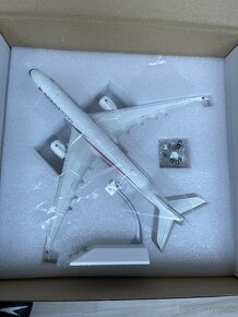 Model Airbus A350-900 Malaysia Airlines 1:200 - 7