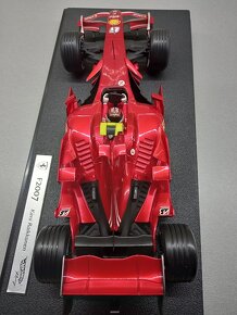 F1 FERRARI F2007 KIMI RAIKKONEN GP ČÍNA 2007 HOTWHEELS 1:18 - 7