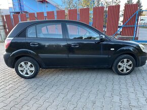 Kia Rio 1.4 LX benzín - 7