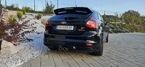 Ford Focus 2.0 ST - 7