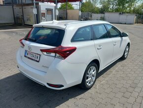 Predám Toyota Auris Tourer Šport 1.4D4D - 7