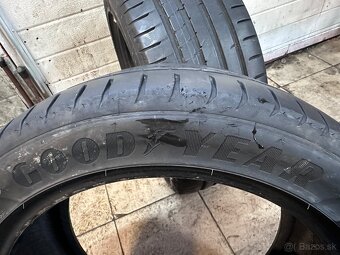 235/45R17 letne - 7