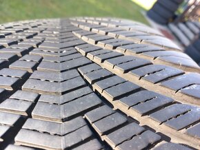 255/55 r19 zimne pneumatiky - 7