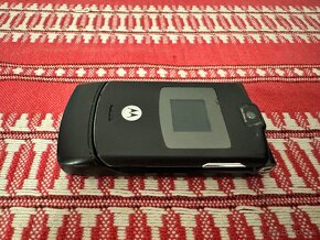 Motorola RAZR V3 - 7