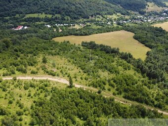 Exkluzívny pozemok s očarujúcou panorámou nad obcou Osadné - 7