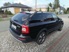 Škoda Octavia Scout 2.0 TDI  ročník 2011 - 7