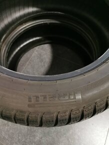 2ks Pirelli Sottozero 3 215/55 R17 98V zimné pneu - 7