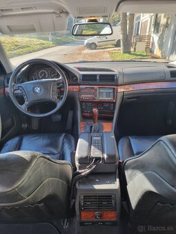 BMW 735i E38 - 7