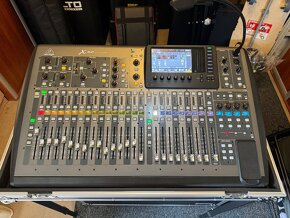 BEHRINGER X32 + FLIGHT Pro CASE - 7