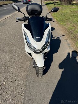 Honda PCX125 2024 DPH 700km kufr vyhrivane rukojeti - 7