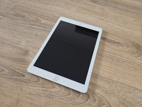 Apple iPad 5 gen 32gb - 7