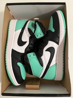 AIR JORDAN 1 RETRO HIGH OG (Green Glow) - 7