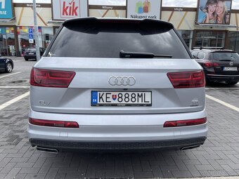 Predám Audi q7 - 7