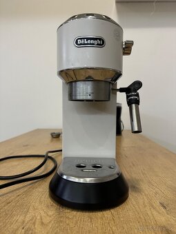 kávovar DeLonghi Dedica EC 685.W + mlynček na kávu - 7