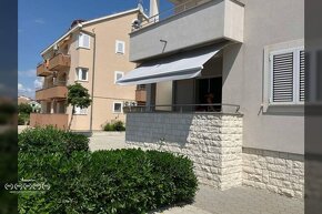 PRIVLAKA - trojizbový apartmán 20 m od mora - 7