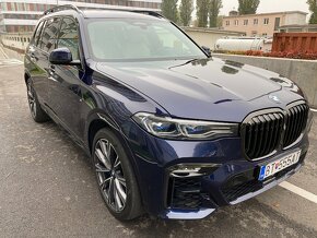 BMW X7 - 7