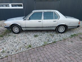 Bmw 728i e23 - 7