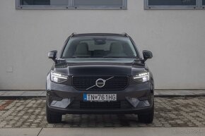 Volvo XC40 B3 AT7 PLUS Dark 163hp - 7