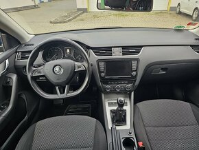 Škoda Octavia Combi 2.0 TDI M6 Elegance Navi DVD ACC Webasto - 7