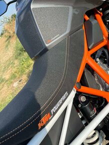 KTM 1290 Super Duke  R - 7