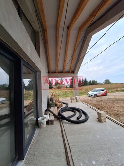 na predaj 4-izb bungalov, 140m2, obecná voda + ČOV + optika, - 7