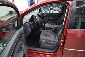 Volkswagen Touran 1,6 TDI,Highline,NAVI,serviska - 7