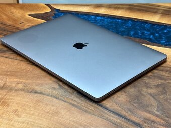 MacBook Pro 2019 15,4” 16/512gb Touch Bar I9 - 7