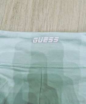 Guess mint svetle pastelove zelene logovane monogram leginy - 7