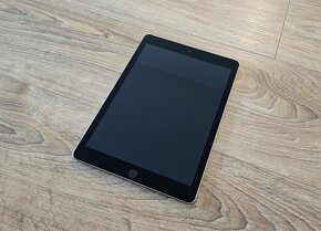 Apple iPad 5 gen 32gb - 7