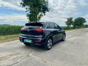 TOP elektromobil Kia Niro 64 kWh 2022  DPH dojazd 430 km - 7