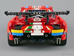 LEGO Technic Ferrari 488 GTE 42125 - 7