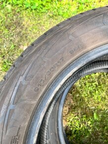 2ks. 215/60 R17 zimní pneu GoodYear - vzorek 7mm - 7